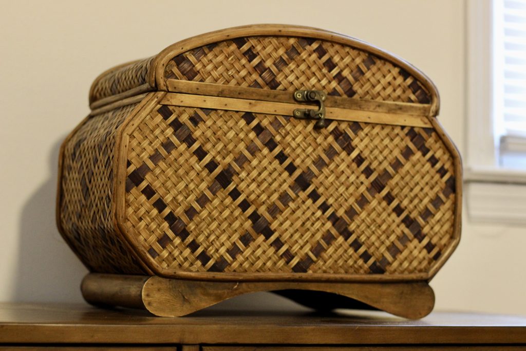 secondhand home decor